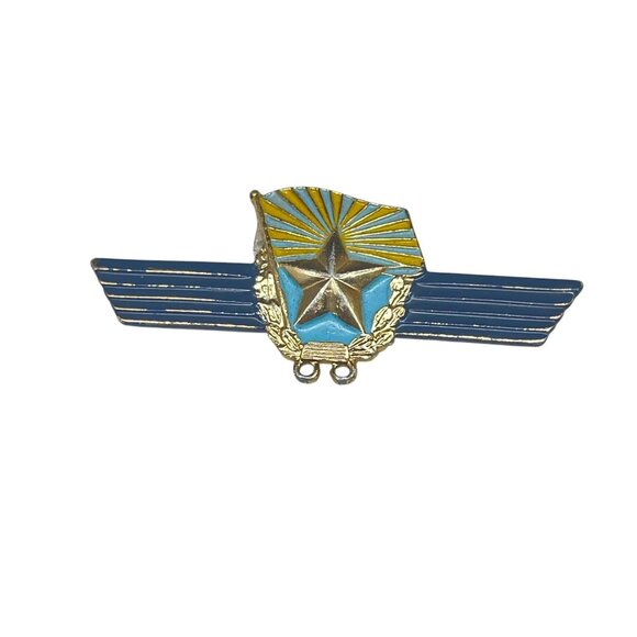 Vintage Soviet Military Pilot Wing Badge With Star & Laurel Design - Picture 1 of 7